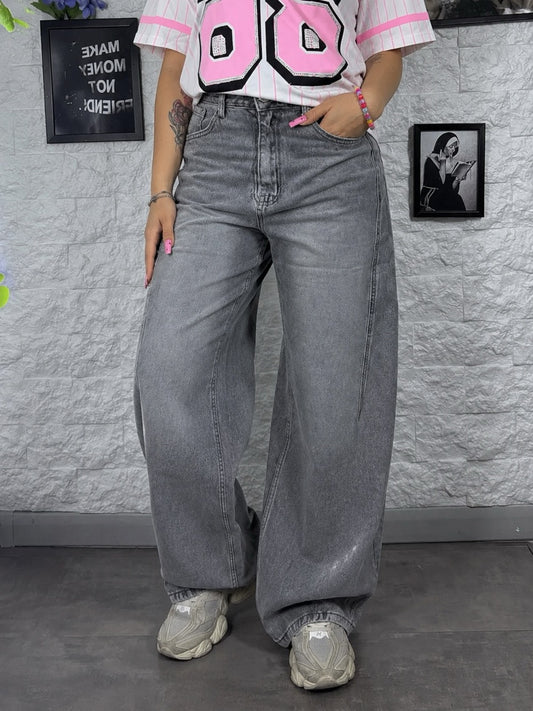 Jeans grigio slavato in denim modello balloon