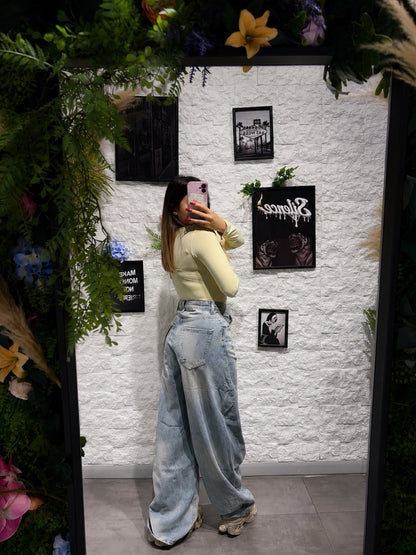 Jeans azzurro chiaro slavato in denim balloon con strappi