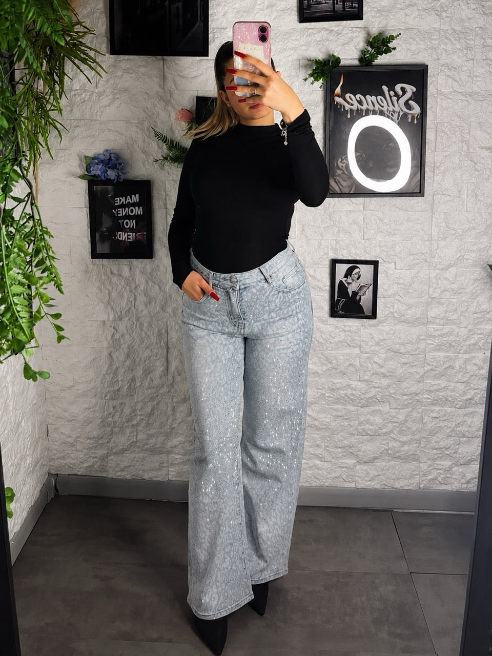 Jeans azzurro ghiaccio maculato in denim a palazzo con strass