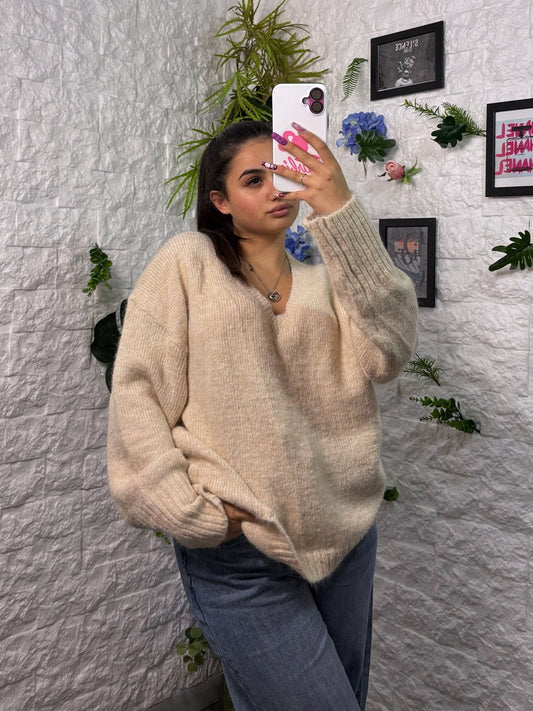Maglione in maglia tinta unita con scollo a V - OVERSIZE