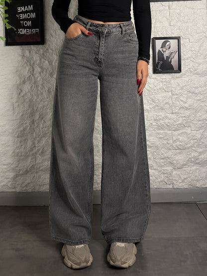 Jeans grigio slavato in denim a palazzo