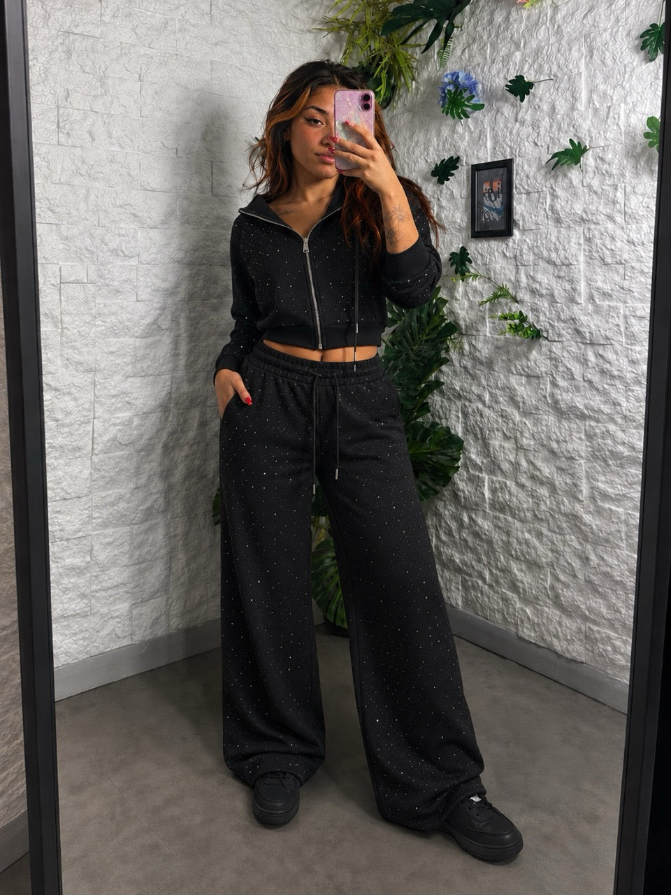 Completo con felpa crop cappuccio e pantalone palazzo con brillantini - GARZATO