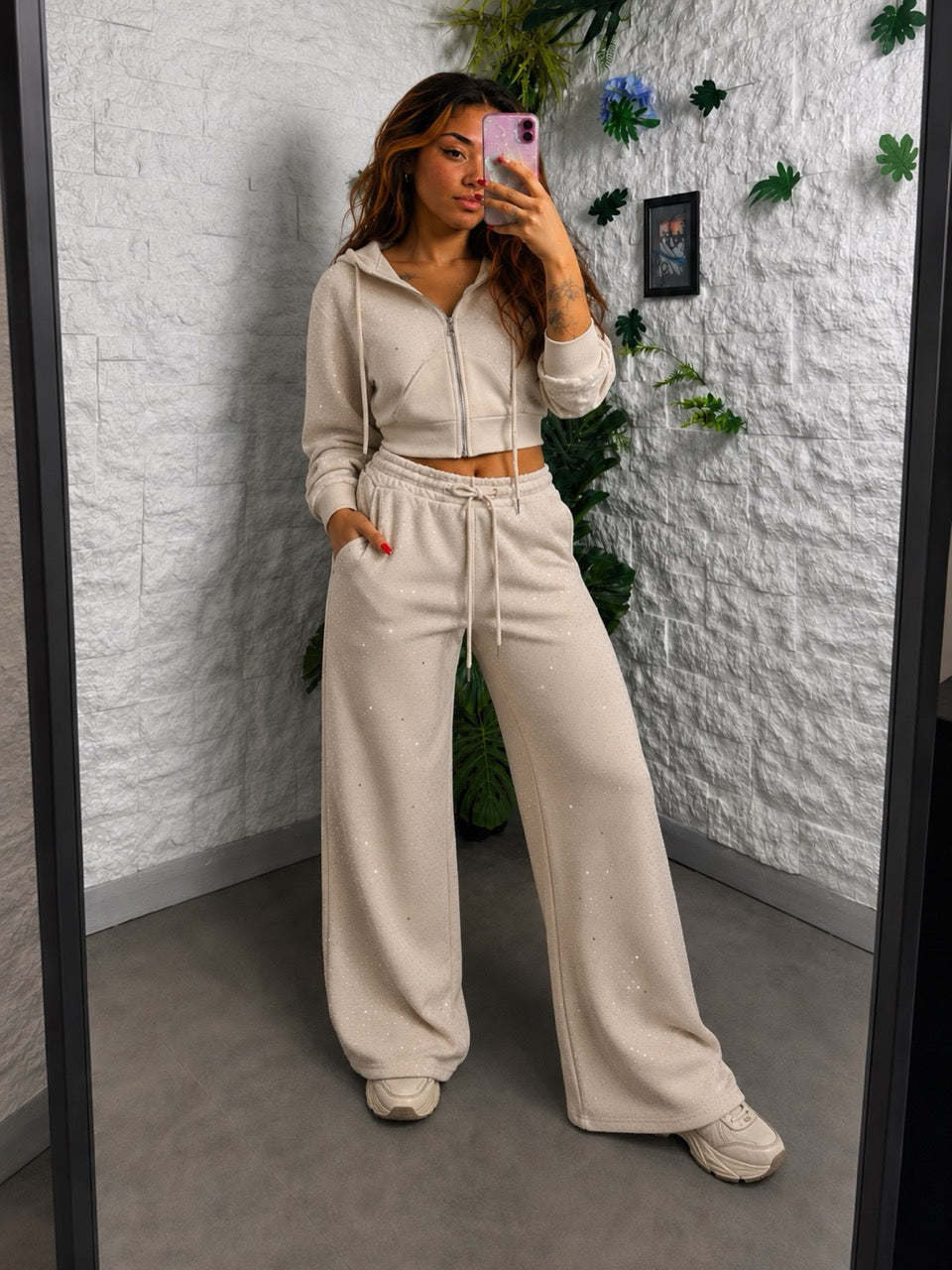 Completo con felpa crop cappuccio e pantalone palazzo con brillantini - GARZATO