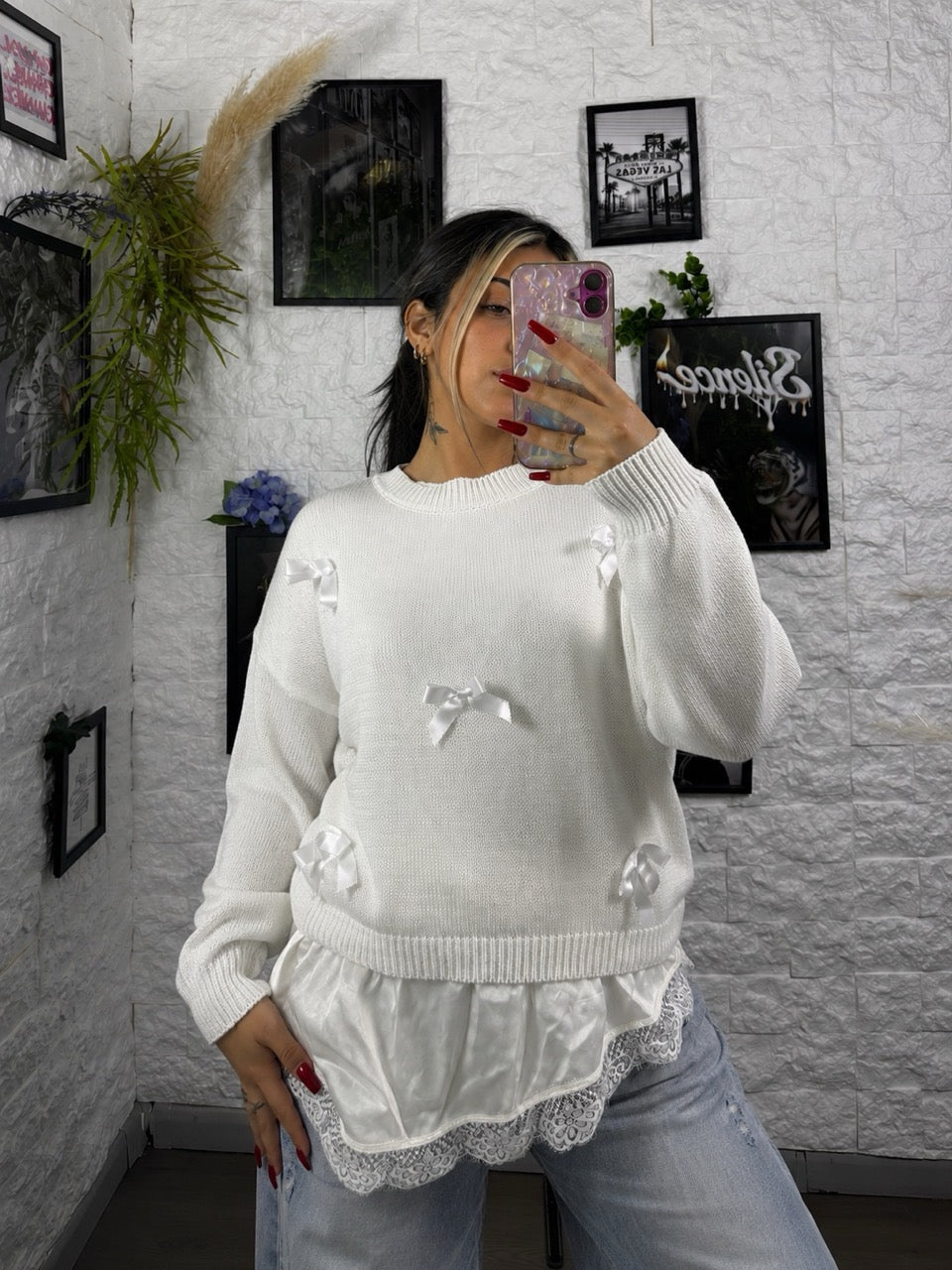 Maglioncino in maglia con fiocchetti in raso applicati