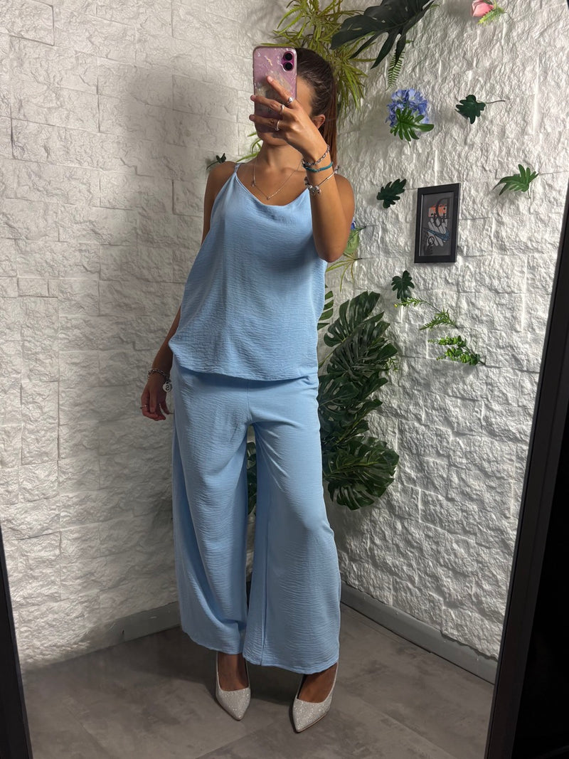 Coordinato celeste in simil lino con canottiera e pantaloni palazzo