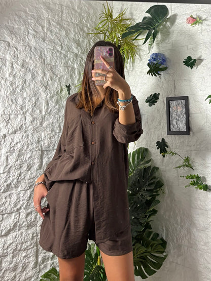 Completo in simil lino con camicia oversize e bermuda