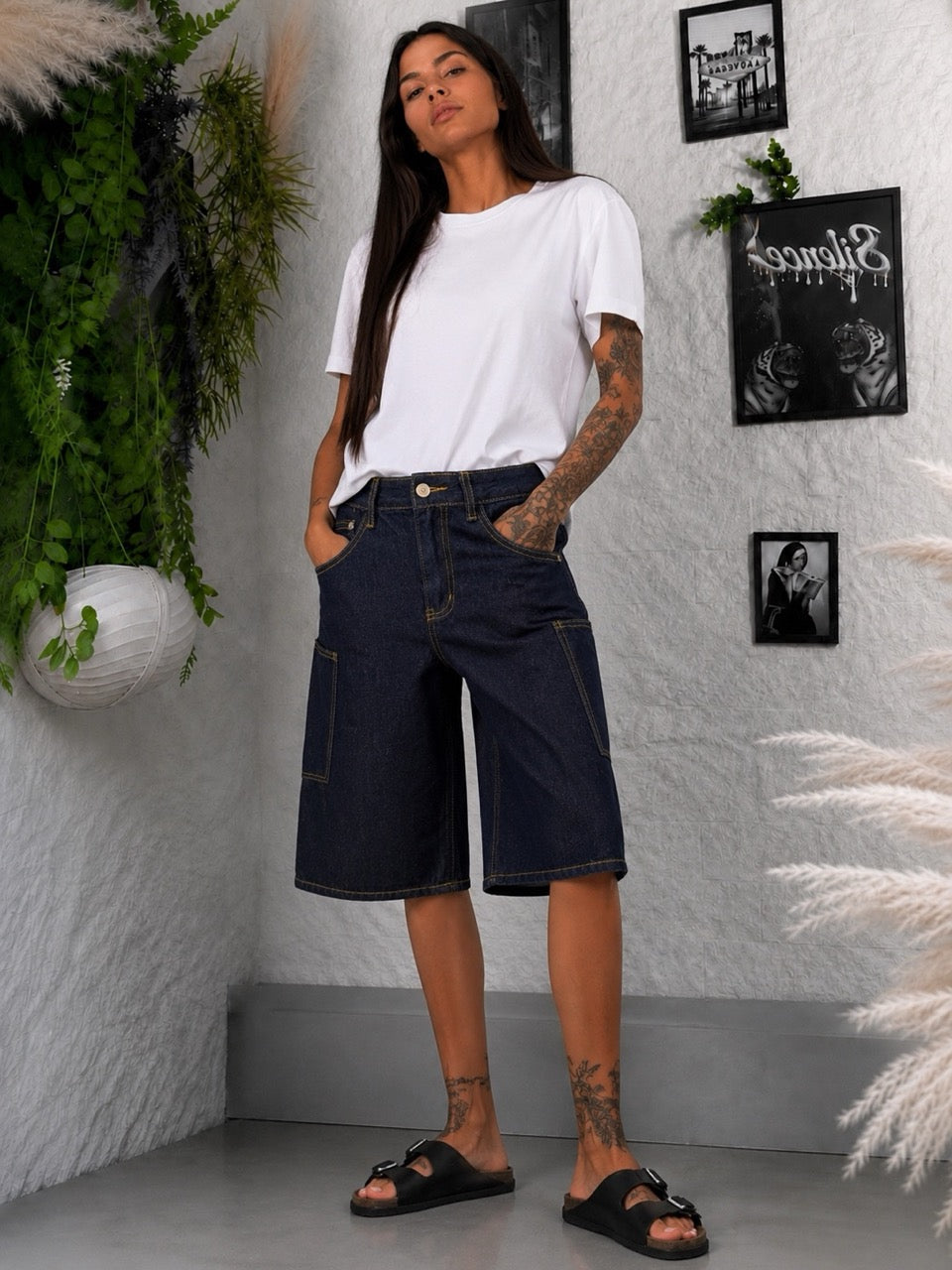 Bermuda jort blu scuro in denim con tasche laterali