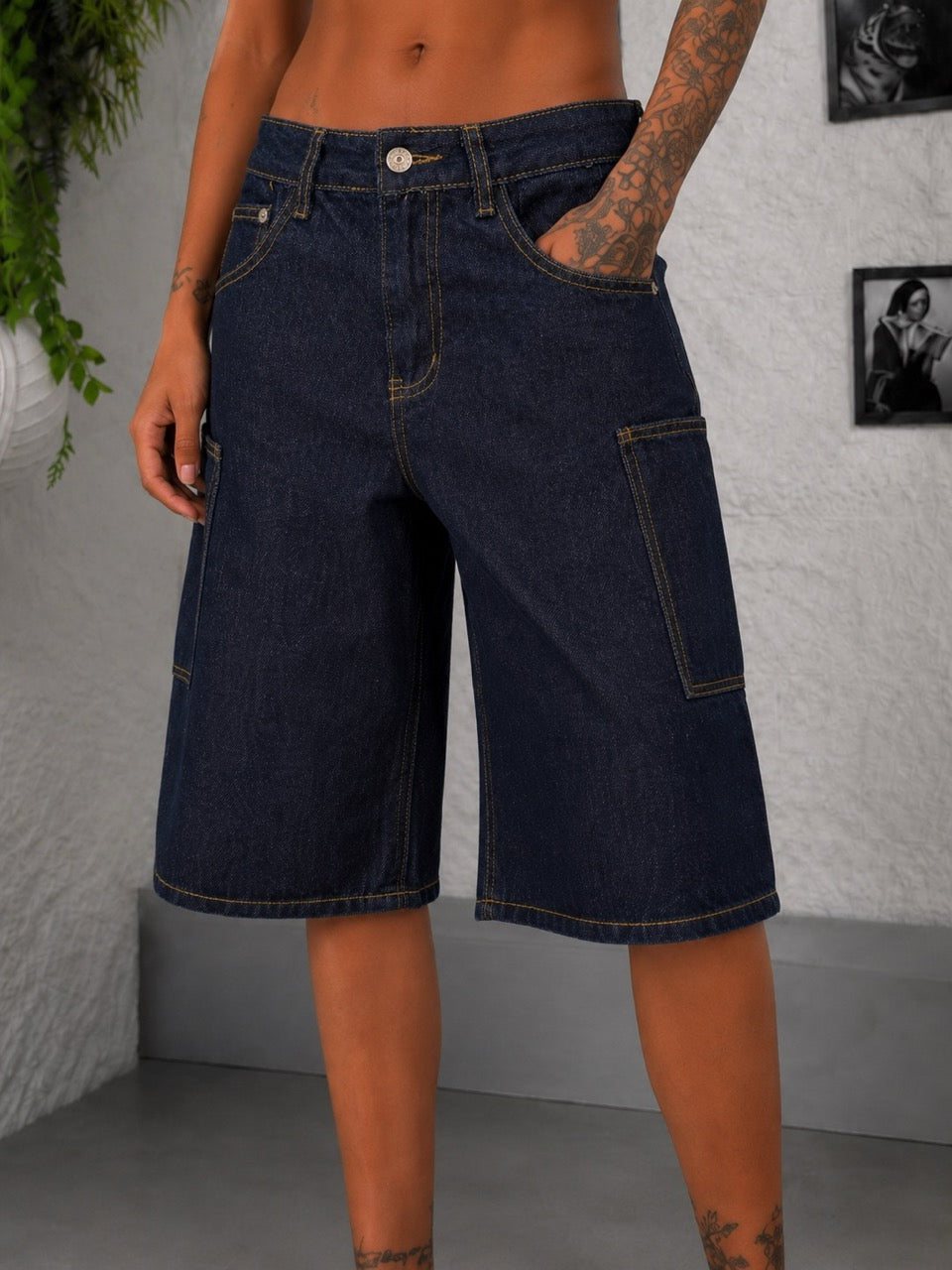 Bermuda jort blu scuro in denim con tasche laterali