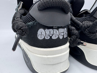 Sneakers nere con big laces e dettagli effetto rovinato