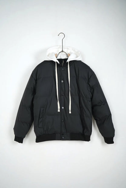Bomber nero imbottito con cappuccio bianco e scritta "BLESSED" - OVERSIZE