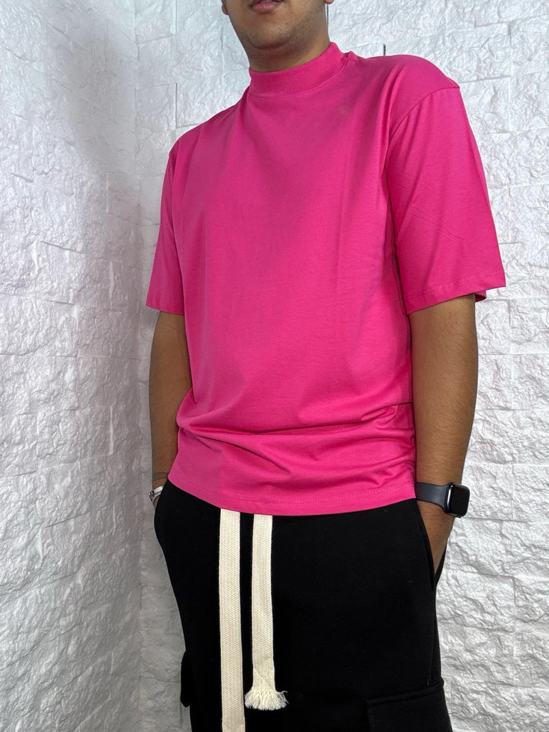 T-shirt fucsia in tinta unita con mezzo collo alto