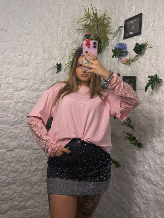 T-shirt in tinta unita con maniche in pizzo - OVERSIZE