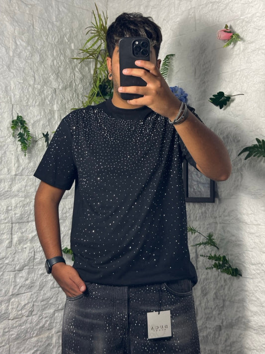 T-shirt nera a mezzo collo alto con brillantini
