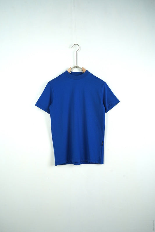 T-shirt blu in tinta unita con mezzo collo alto 10-16 anni