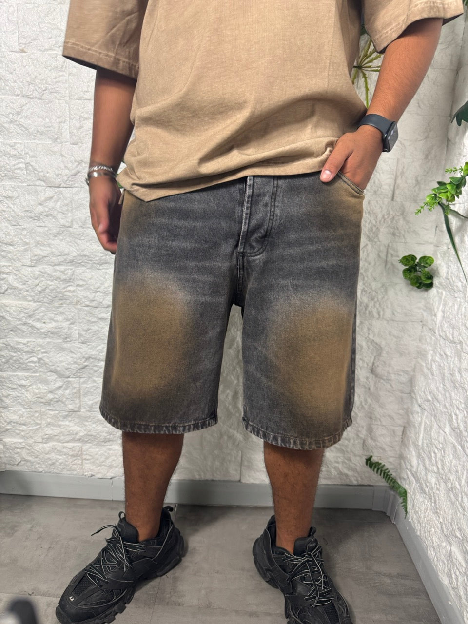 Jeans grigio slavato effetto ruggine