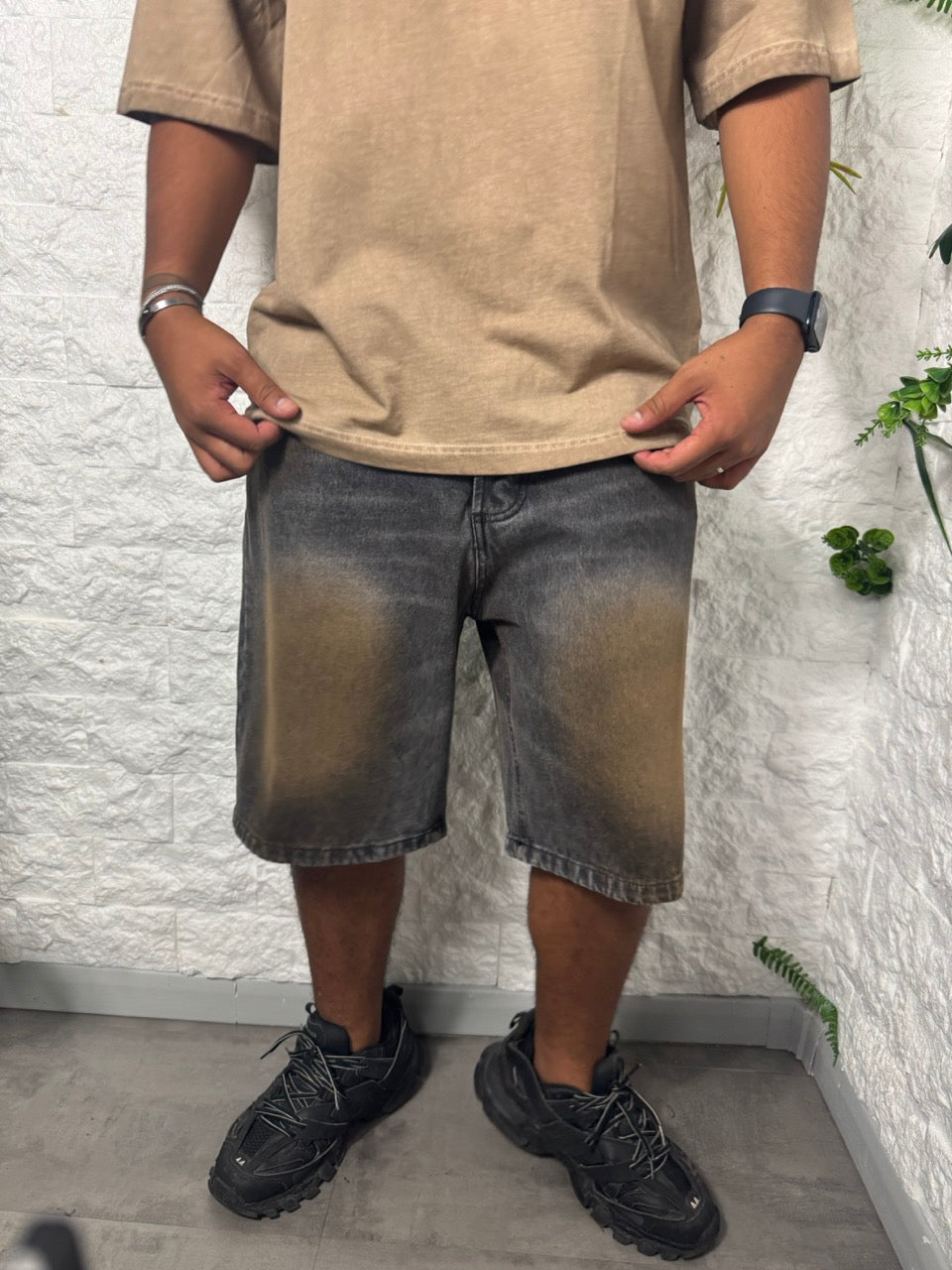 Jeans grigio slavato effetto ruggine