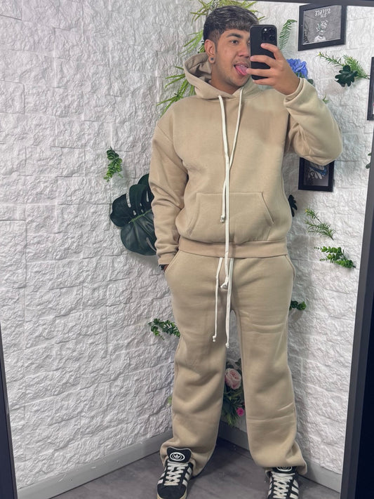 Completo beige boxy fit con fondo ampio