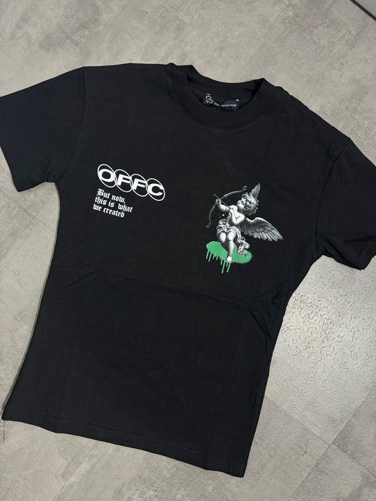 T-shirt nera con mezzo collo alto e scritta "OFFC" e dettagli effetto vernice