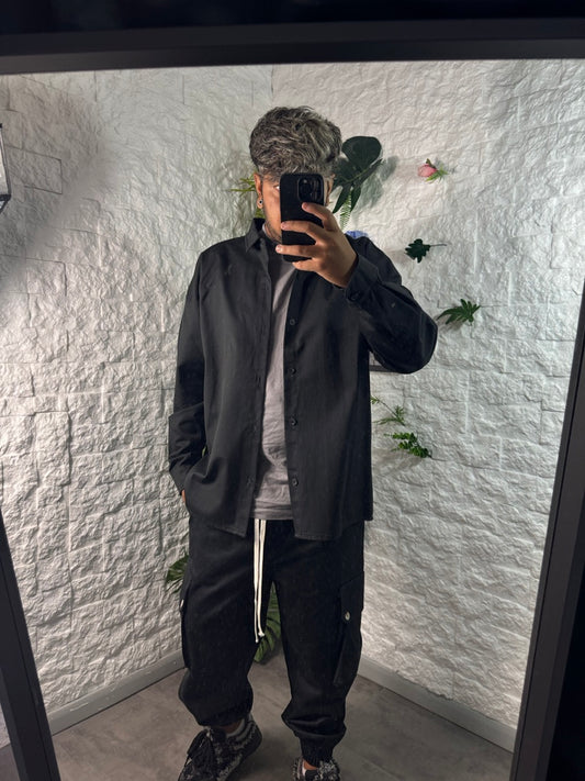 Completo nero con camicia e pantalone cargo - OVERSIZE