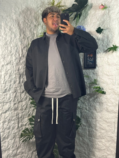 Completo nero con camicia e pantalone cargo - OVERSIZE