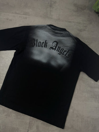 T-shirt nera con mezzo collo alto e scritta " BLACK ANGEL" fumè - OVERSIZE