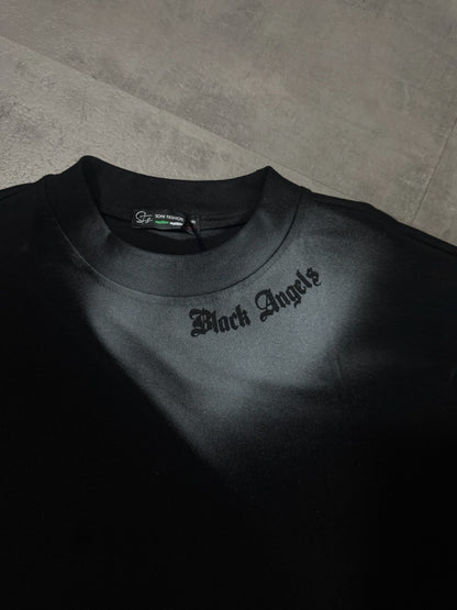 T-shirt nera con mezzo collo alto e scritta " BLACK ANGEL" fumè - OVERSIZE