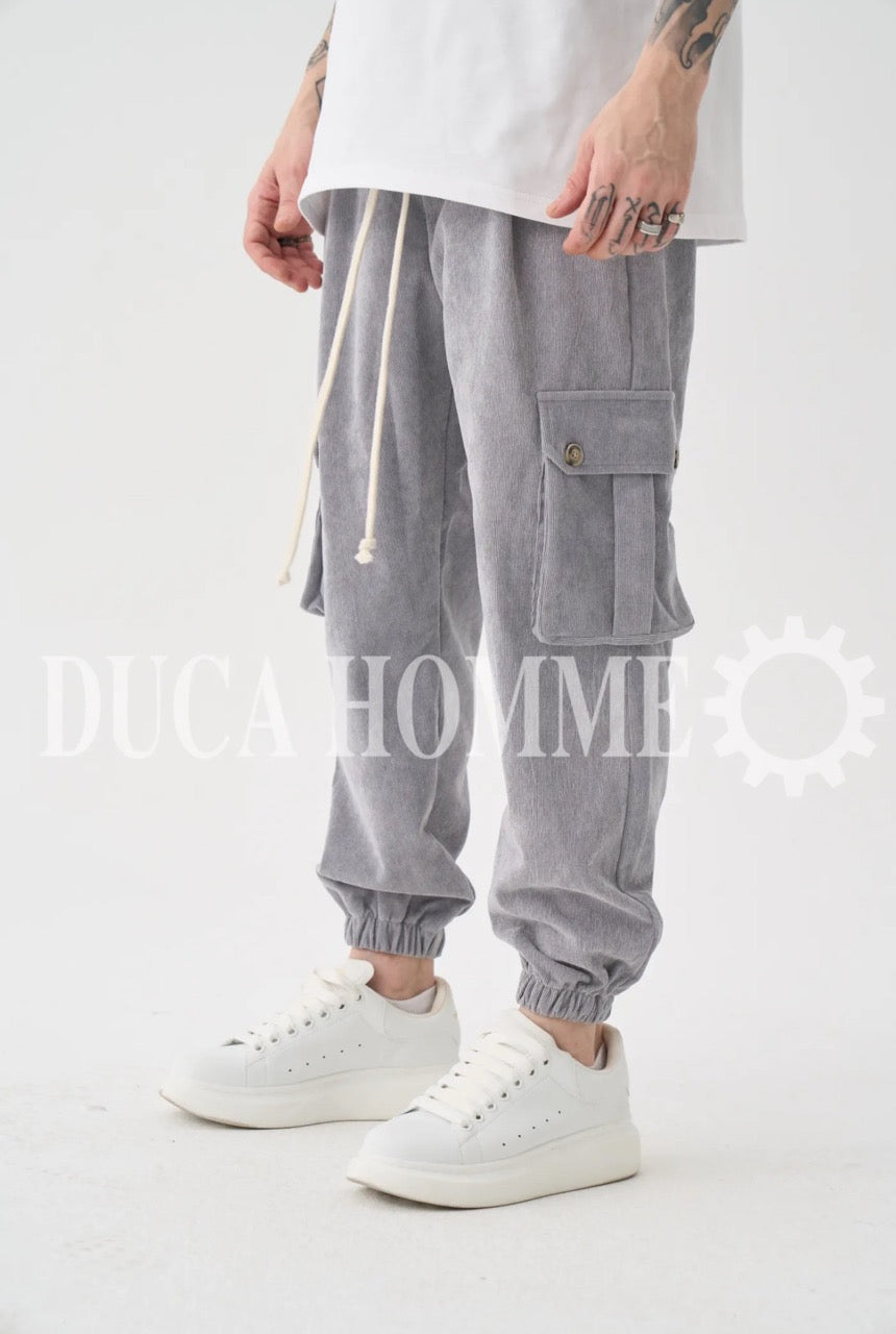 Pantalone cargo grigio a millerighe in tessuto leggero