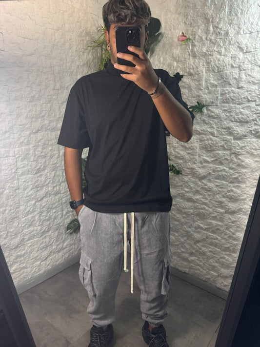 Pantalone cargo grigio a millerighe in tessuto leggero