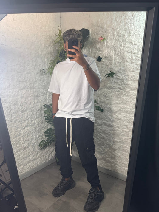 Pantalone cargo nero a millerighe in tessuto leggero