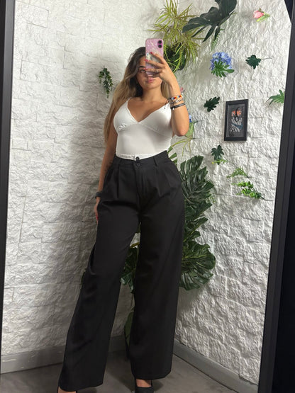 Pantalone a palazzo con pences e dettaglio in vita a effetto doppio