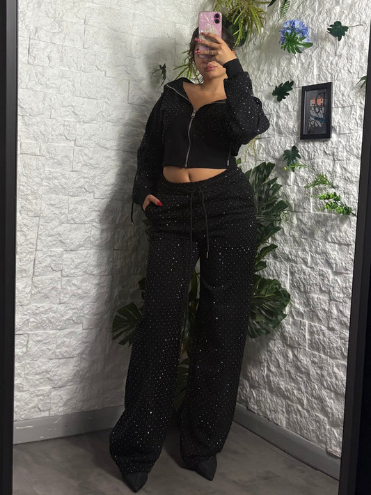 Completo con felpa crop e pantalone palazzo brillantinato