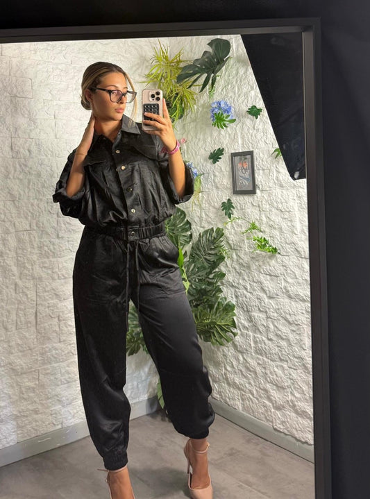 Completo in simil raso con camicia e pantaloni balloon