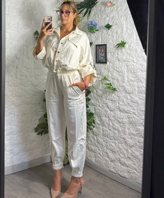 Completo in simil raso con camicia e pantaloni balloon