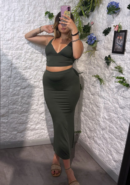 Coordinato canottiera con coppette pre/inserite elasticizzato e gonna a tubino