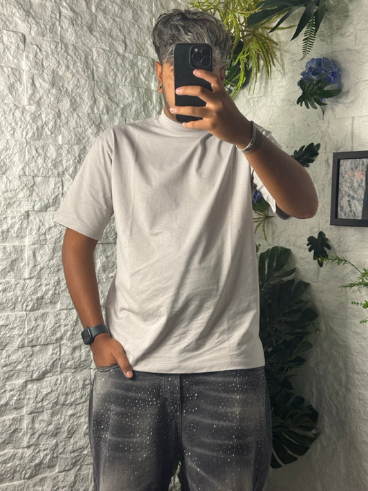 T-shirt grigio ghiaccio con mezzo collo alto