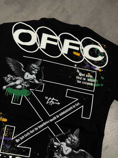 T-shirt nera con mezzo collo alto scritta "OFFC" e stampa angelo 10-16 anni