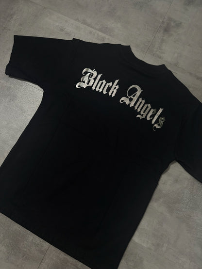 T-shirt nera con mezzo collo alto e scritta "BLACK ANGELS" metal - OVERSIZE