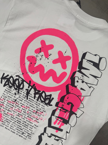 T-shirt bianca con mezzo collo alto e stampa smile fucsia - OVERSIZE