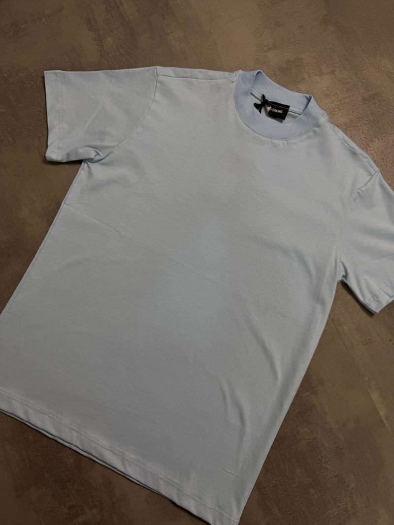 T-shirt celeste in tinta unita con mezzo collo alto 10-16 anni