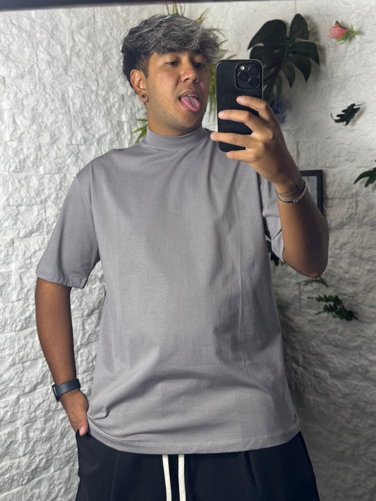 T-shirt grigio campus in tinta unita con mezzo collo alto