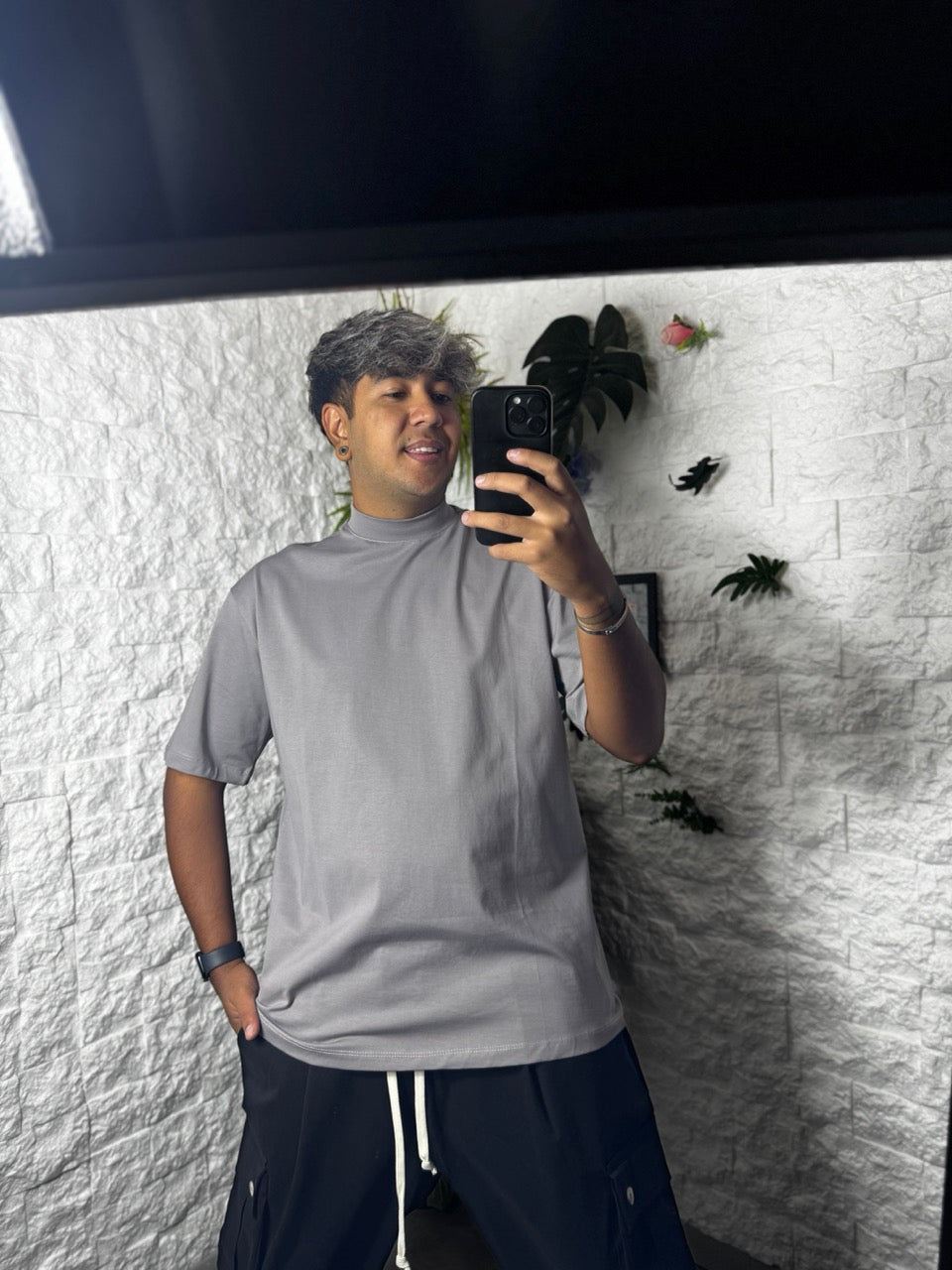 T-shirt grigio campus in tinta unita con mezzo collo alto