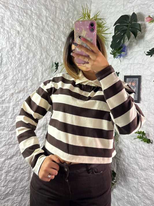Polo crop a maniche lunghe in cotone con righe su fondo panna