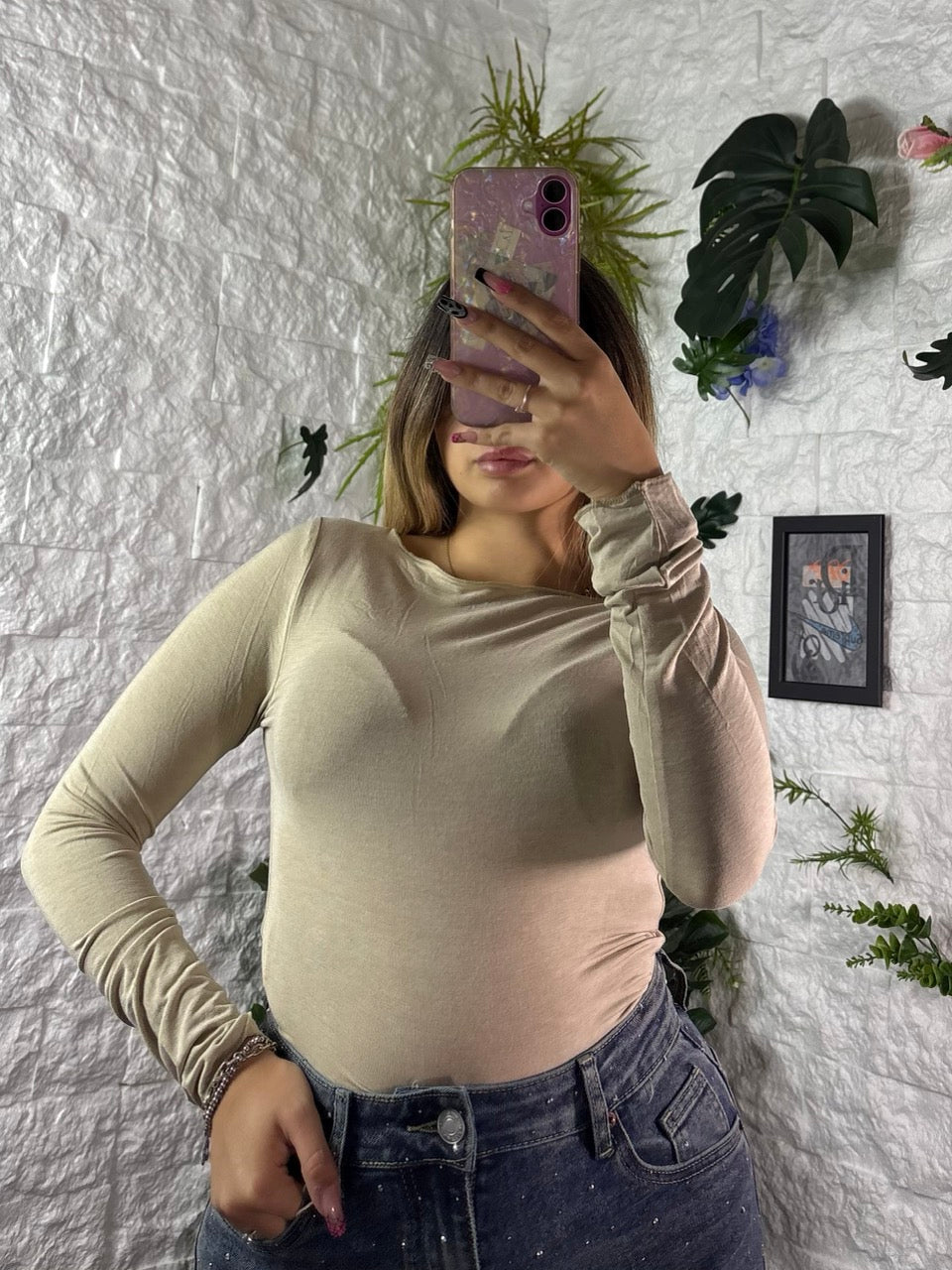 Body aderente in cotone leggero a maniche lunghe con scollo dritto