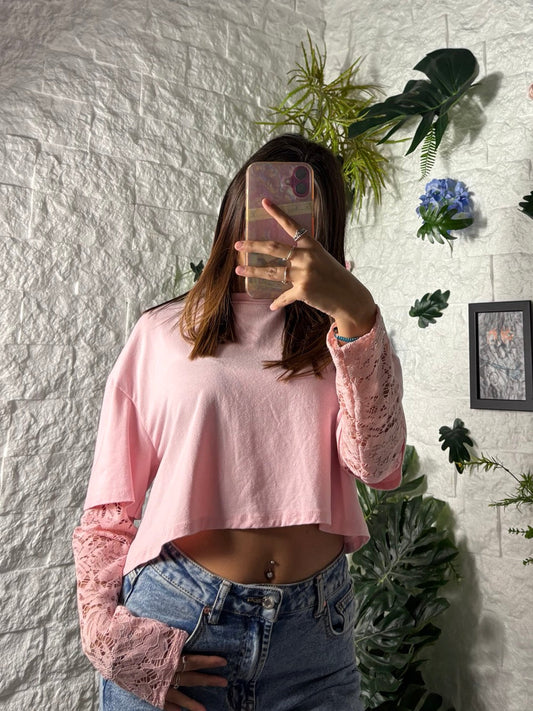 T-shirt crop in cotone con maniche in pizzo tono su tono - OVERSIZE