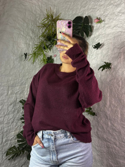 Maglione in maglia morbida in tinta unita con scollo a barca