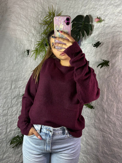 Maglione in maglia morbida in tinta unita con scollo a barca