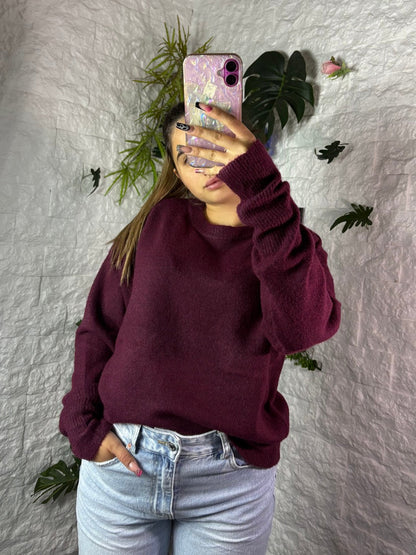 Maglione in maglia morbida in tinta unita con scollo a barca