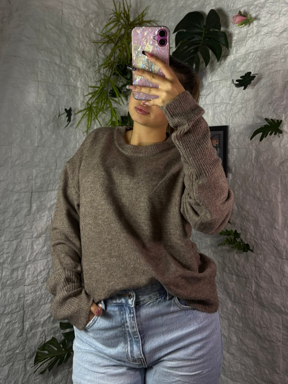 Maglione in maglia morbida in tinta unita con scollo a barca