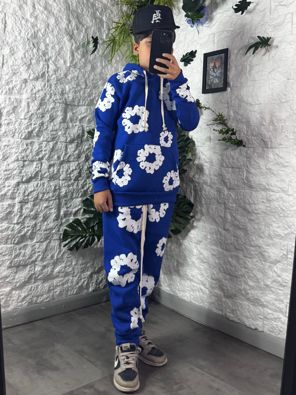 Completo blu con stampa a fiori bianchi - FELPATO 8-16 anni