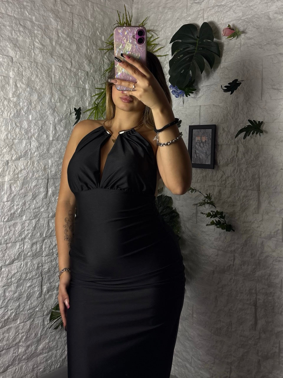 tubino lungo con coppette, drapeggio e collier integrato oro